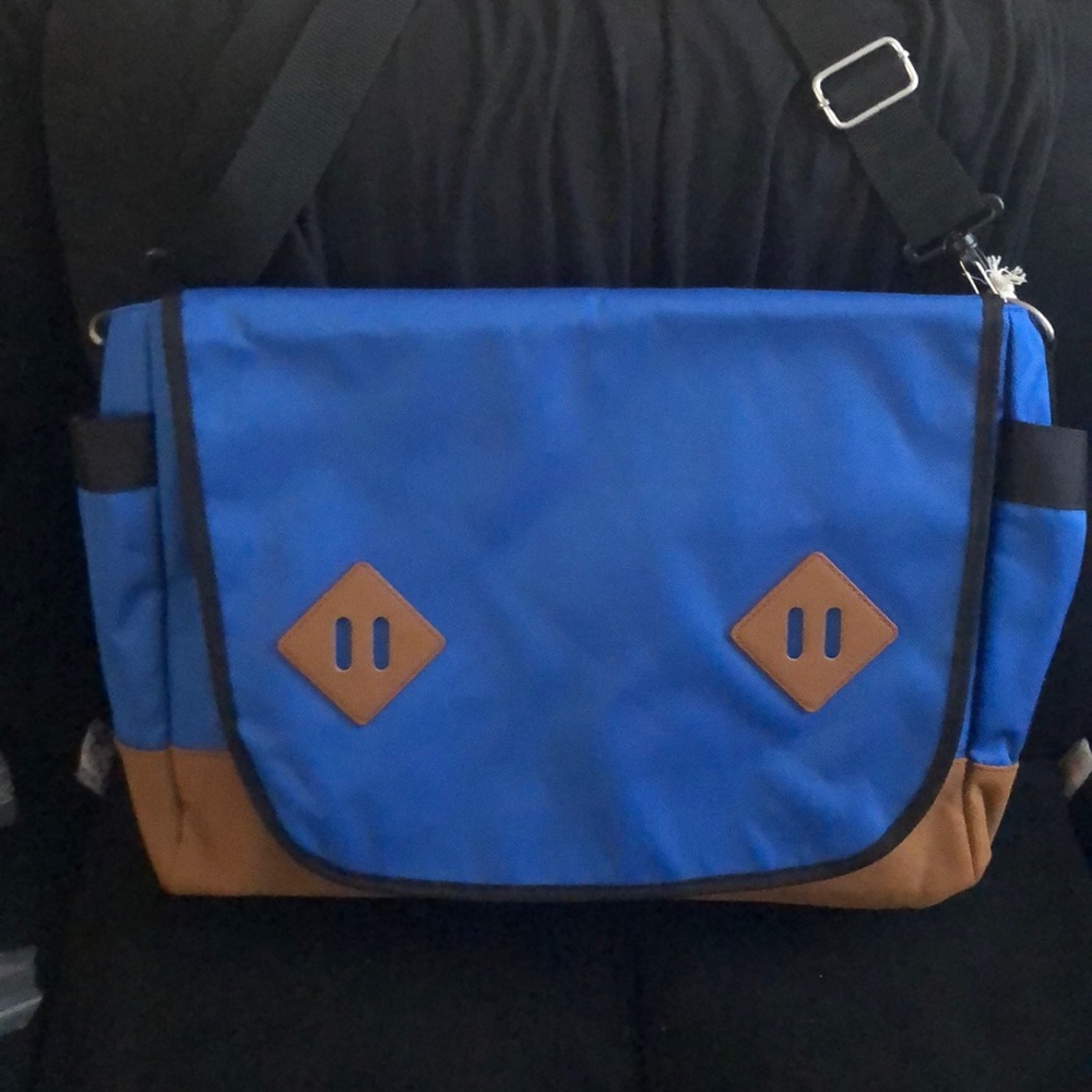 Mossimo blue canvas messenger bag.  New with tags
